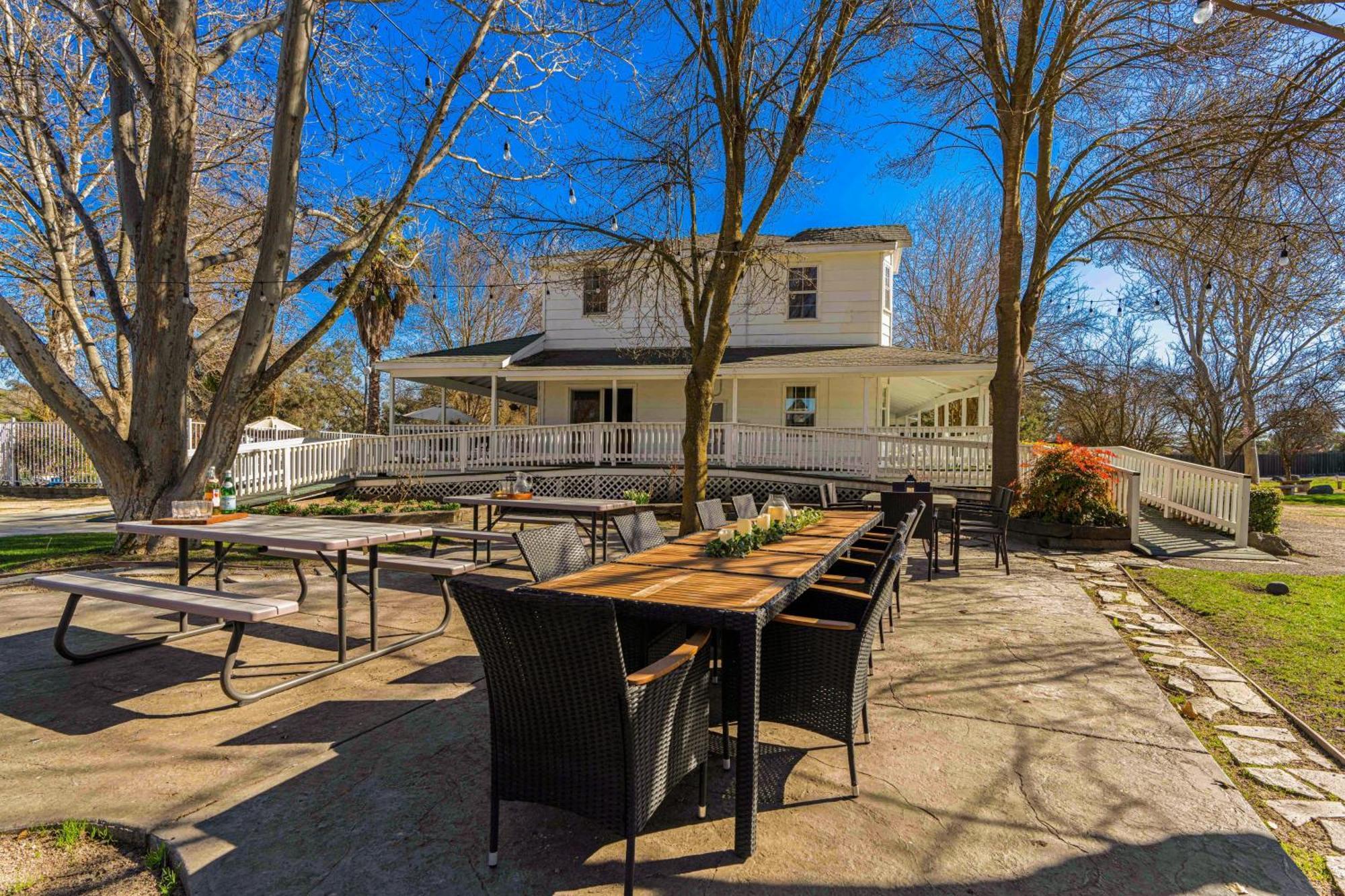 Victorian Manor In Paso Robles Wine Country Pool Hot Tub Firepit Tennis Court Sleeps 28 Экстерьер фото